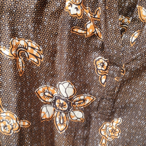 XiRENA NWT Silk Cotton 'Blair' Batik Floral Marigold Print Blouse Top  M - Picture 8 of 14
